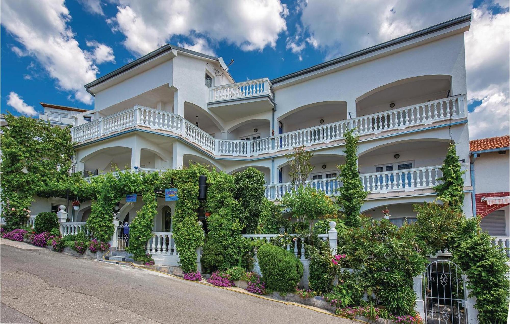 Stunning Apartment In Crikvenica With Wifi Luaran gambar