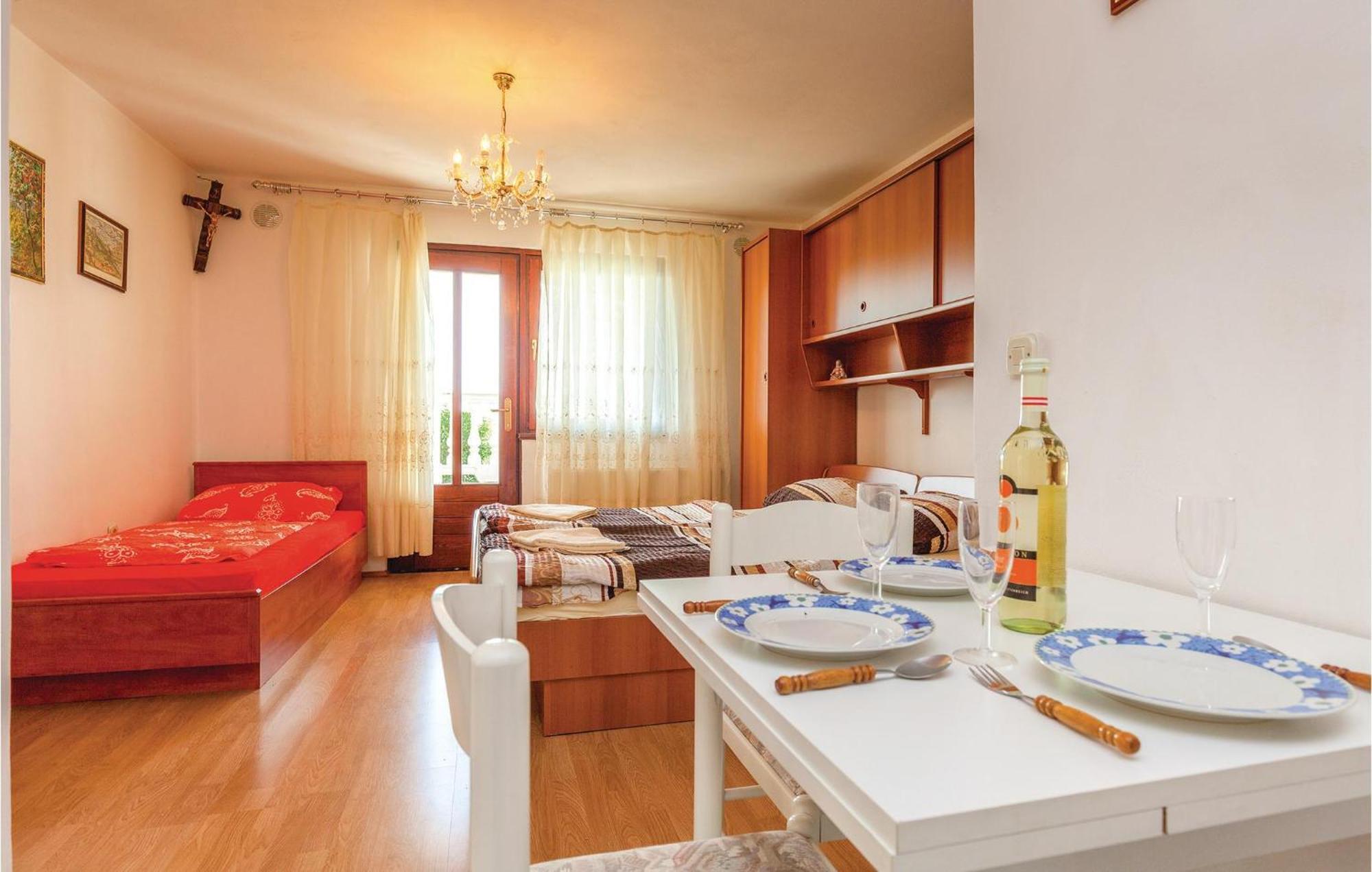 Stunning Apartment In Crikvenica With Wifi Luaran gambar