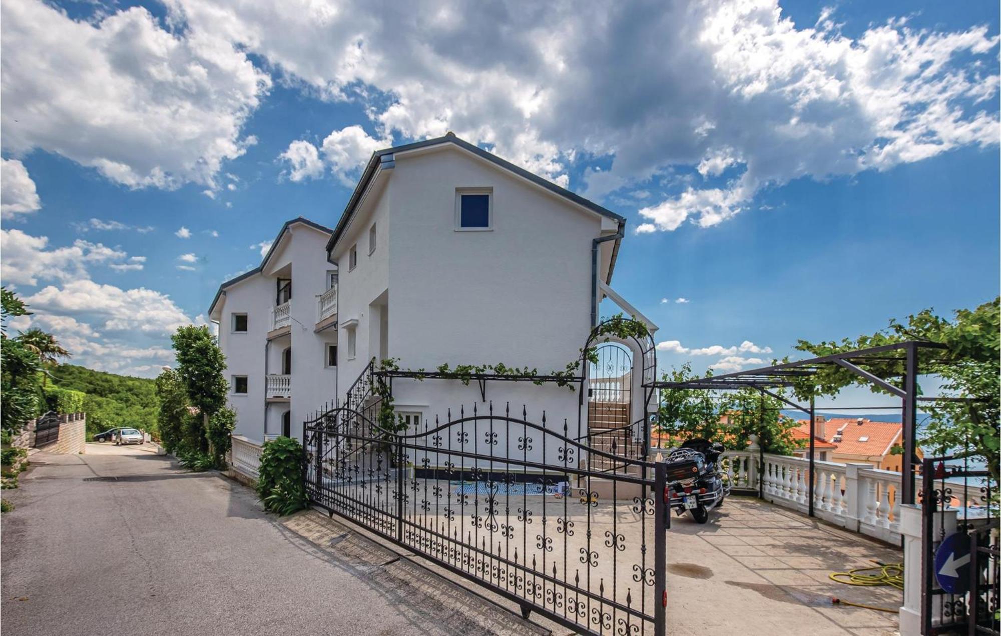 Stunning Apartment In Crikvenica With Wifi Luaran gambar
