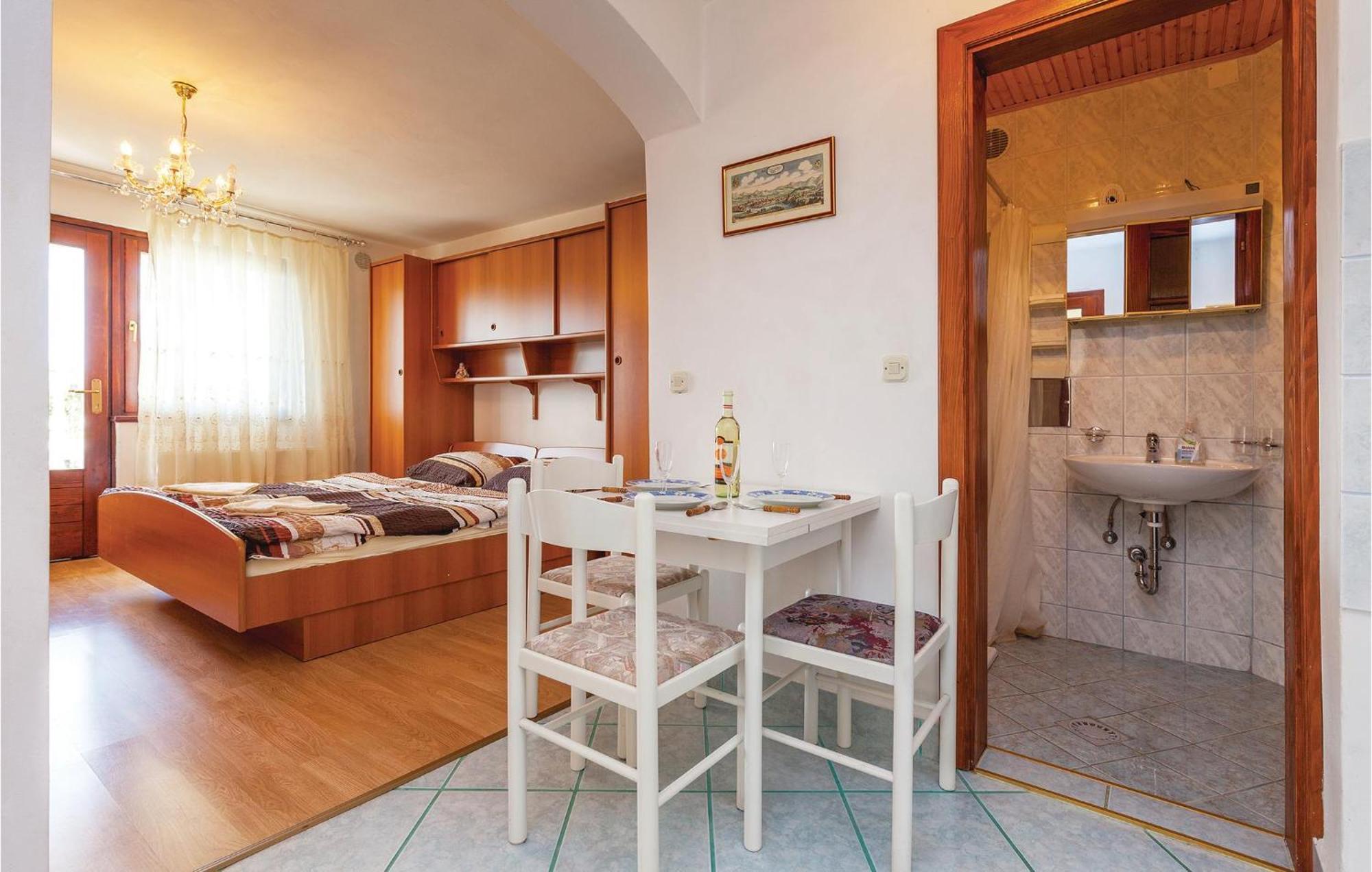 Stunning Apartment In Crikvenica With Wifi Luaran gambar