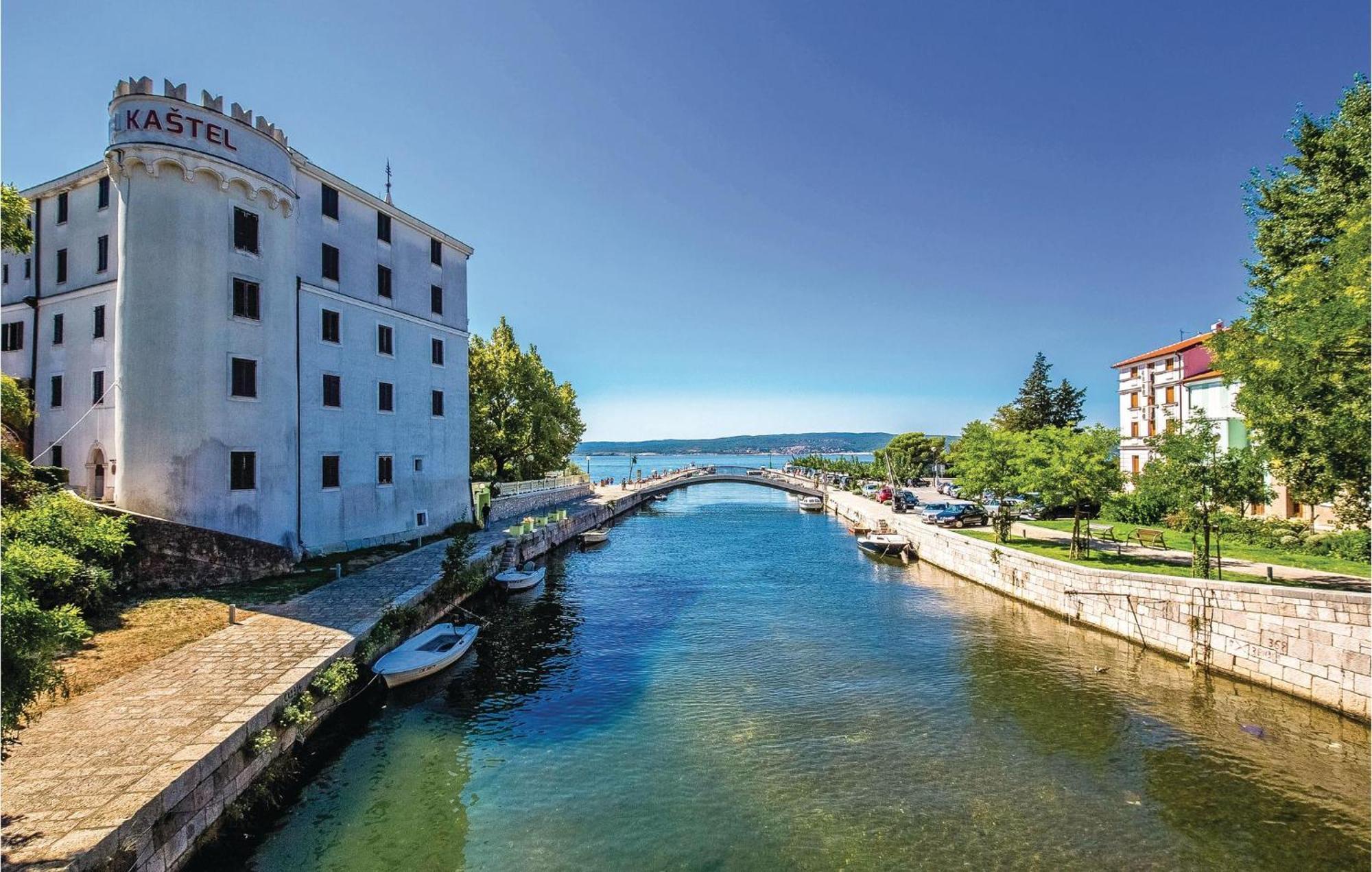Stunning Apartment In Crikvenica With Wifi Luaran gambar